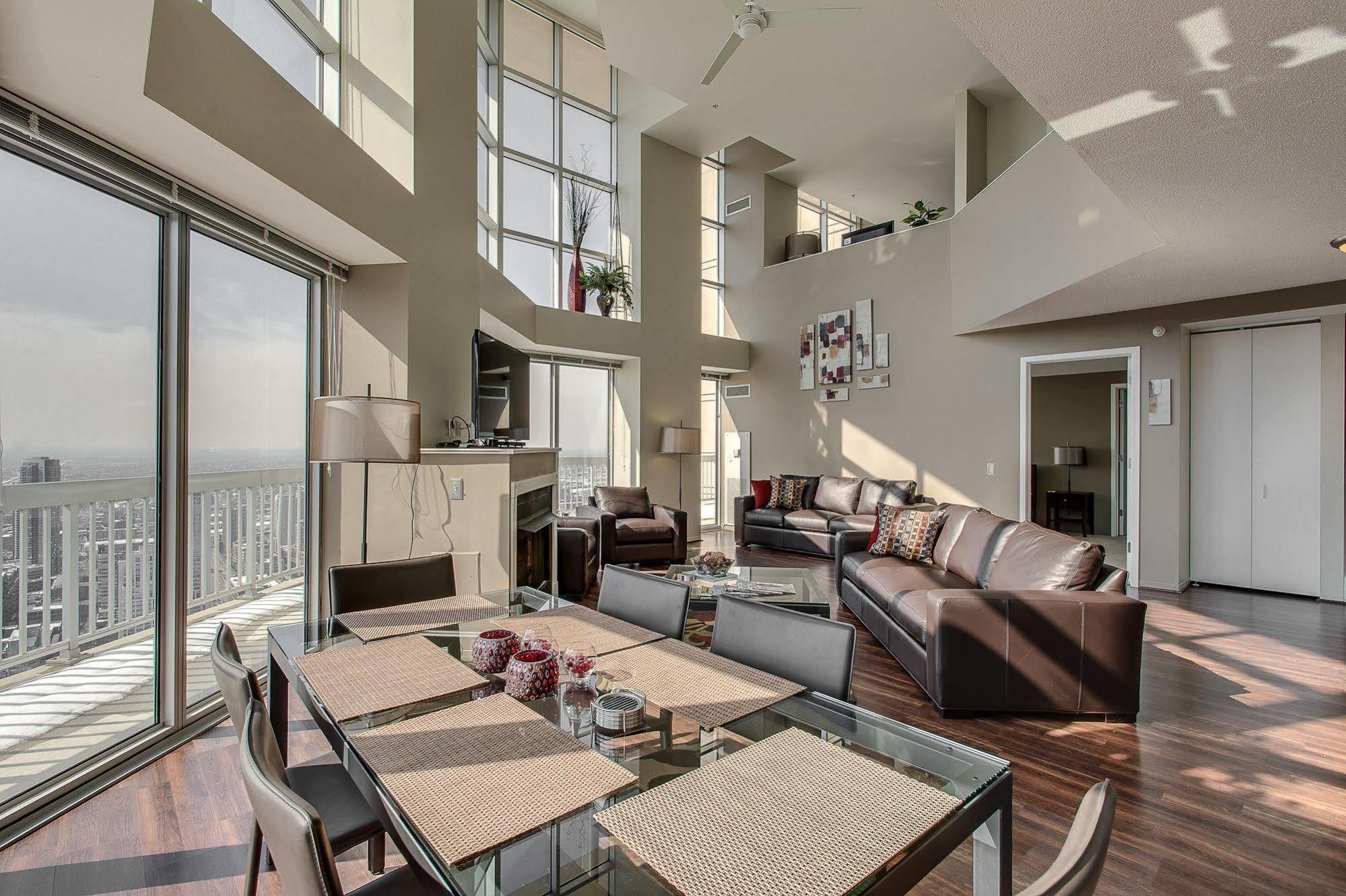 The Penthouse At Grand Plaza Apartahotel Chicago